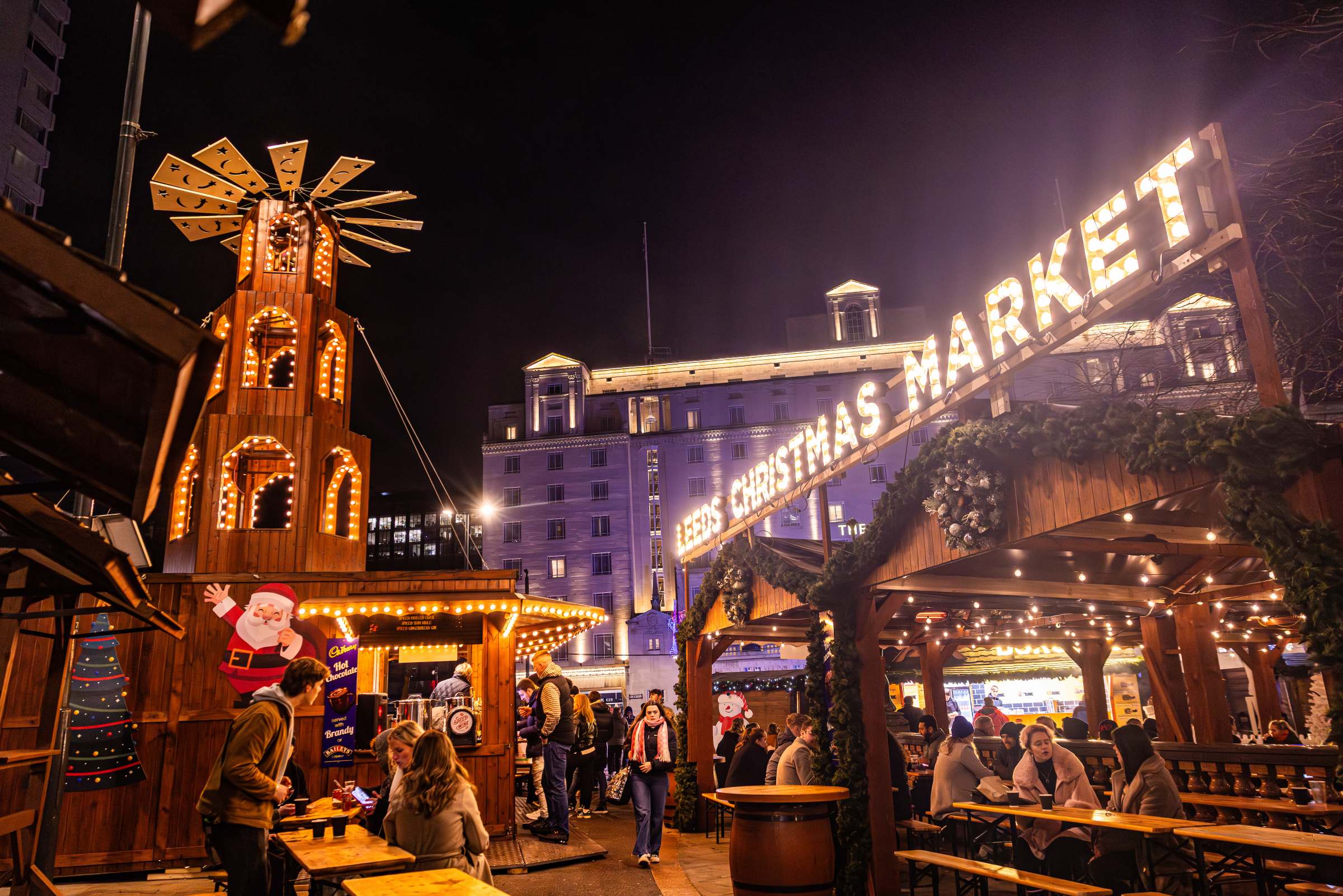 Experience the Magic of Leeds Christmas Markets | City Square LS1 1PJ